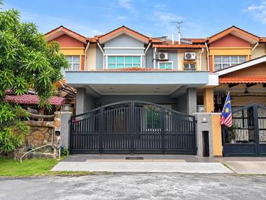 FACING OPEN FULLY RENOVATED 1.5 Storey Terrace KAPAR Klang