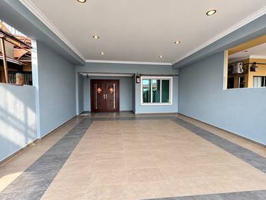 FACING OPEN FULLY RENOVATED 1.5 Storey Terrace KAPAR Klang