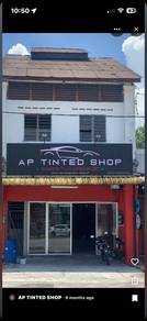 kedai depan jalan Assam Kumbang