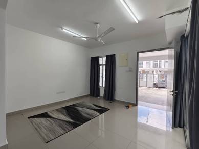Taman Teluk Tropika Ayera Residence 4 Bed Partial Furnished kempas
