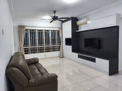 Bukit Jalil nice 4 rooms unit near to LRT, shops, school, Pavilion 2