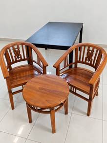 Meja dan kerusi
