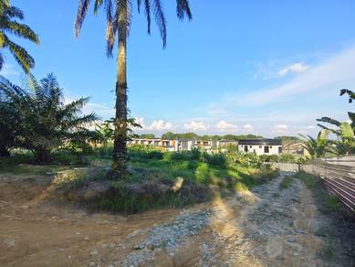 KULAI DEVELOPMENT Residential Suitable Facing T Junction