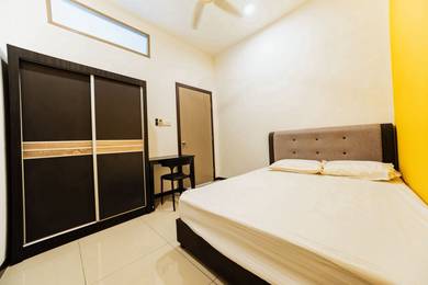 Middle Room FOR RENT!🔥🔥📍 SkyVille 8 @Benteng ⚫Left Two Rooms