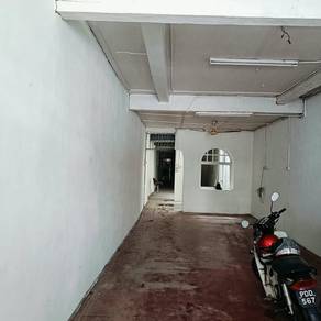 Lebuh Pantai near Lebuh Armenian, 2 storey shop for rent in Georgetown