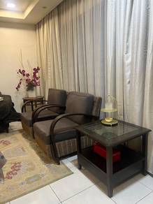single sofa dengan site table