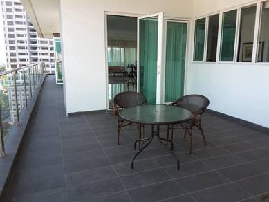 Macalister Road: large master bedroom close to all major hospitals