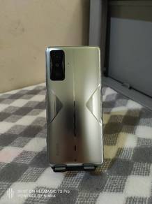 poco f4 gt 8/128gb