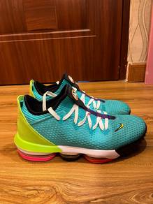 Nike LeBron 16 low