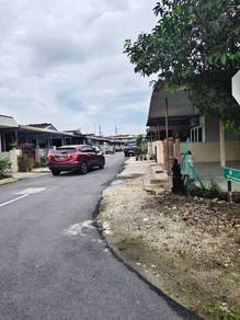 Rumah Lot Tepi - Ruang Luas- Tanah tepi luas