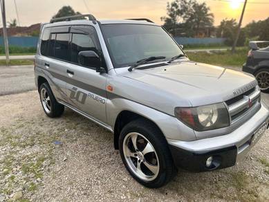 2003 Mitsubishi PAJERO iO
