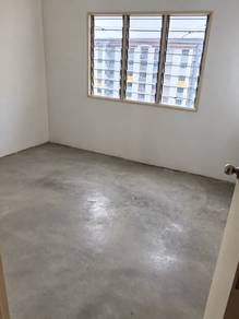 FOR SALE SENTOSA APARTMENT Setia Alam low cost apartment 650 sqft