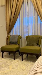 Olive Green Accent Chair – Classic Vintage Style