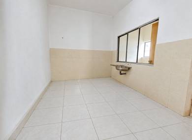 Corner lot Terrace 2 storey Taman Putra Impiana for rent
