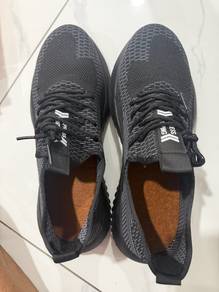 Black Sports Shoes – Size 45 (Model K768)