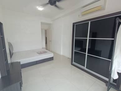 Nusa idaman 8 master room only for rent gng security near Bukit indah