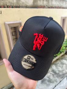 Topi NE hitam