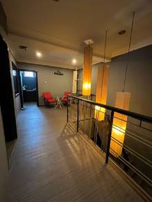 taman molek 2-storey shop for sales prime location 24x100 