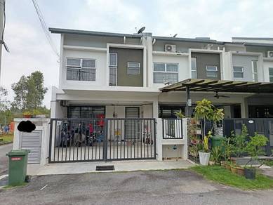 End Lot Rumah Teres 2 Tingkat untuk Dijual | Camelia Residence,