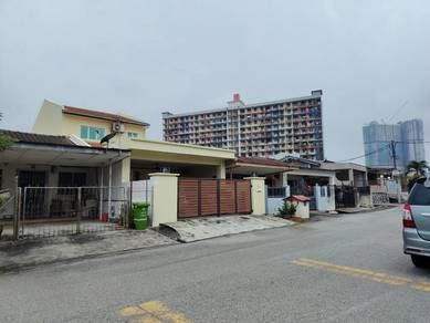 Taman salak selatan /below Markét Valeu