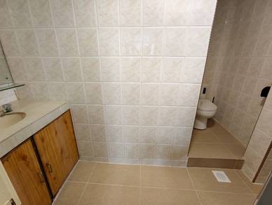 Goodyear Court 8 / 2 ROOMS / 2 PARKING / Near LRT USJ SUBANG JAYA