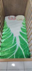 baby crib with mattress 