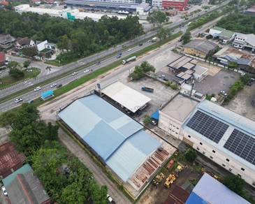 For Rent Batu 3 Facing Main Road Furniture Showroom & WareHouse