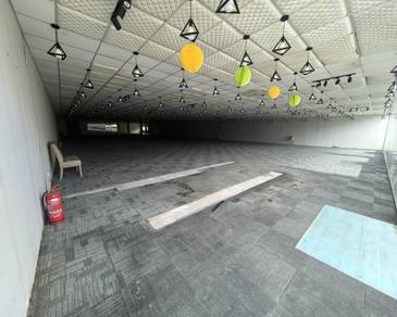 For Rent Batu 3 Facing Main Road Furniture Showroom & WareHouse