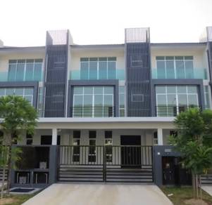 Bangi Avenue, Bangi, Kajang 3 Storey House