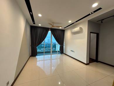 Jb town Paragon suites @ CIQ for Sale/Corner unit