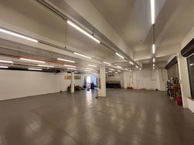 Supermarket-Ready Shoplot for Rent | Boulevard, Apas Batu 2