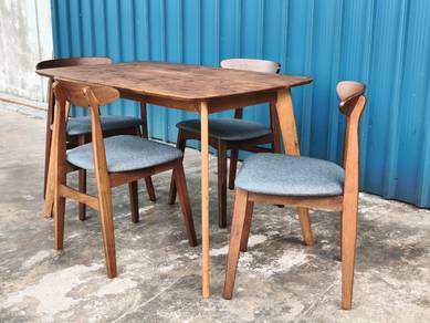 meja makan 4 seater