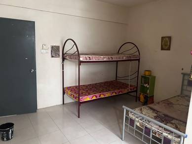 Sharing master bedroom RM200