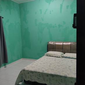Nice Room in semi detached house Taman Saujana Plentong for rent