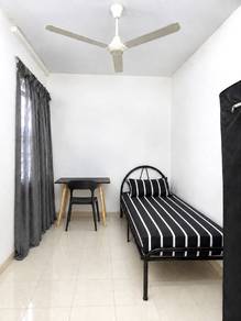 Single Room @ Mentari Court Apt, Bandar Sunway (Free WiFi) KTM BRT