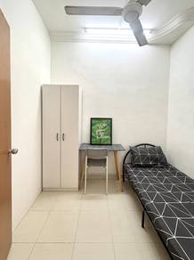 Single Room @ Mentari Court Apt, Bandar Sunway (Free WiFi) KTM BRT