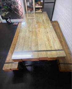 Meja Makan Kayu