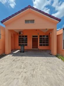 Taman Daya single storey house for Rent