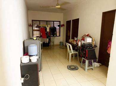 Ground Floor Sri Dahlia Apartment, Bandar Puteri Puchong, Jalan Laman