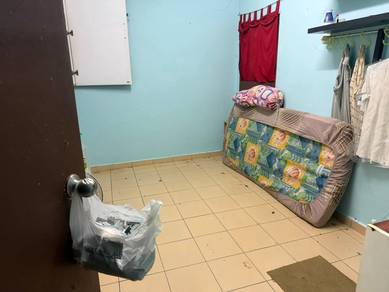Ground Floor Sri Dahlia Apartment, Bandar Puteri Puchong, Jalan Laman