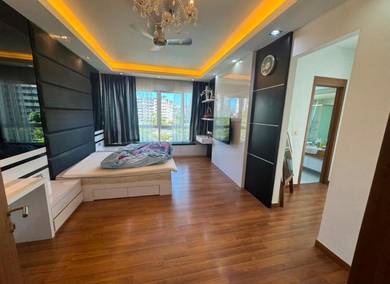 Central Park Rare unit in market ! Low density Fully Furnished 6 rooms