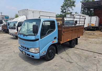 Toyota BU301 10kaki Cargo Siap Pagar 4 Tayar