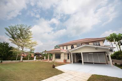 SPACIOUS LAND 12,000 Sqft NonBumi Bungalow Double Storey Rasah Kemayan