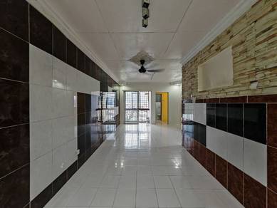 Sri Ehsan Apartment, Kepong - Freehold | Walk-up Level 4 | 840 Sqft