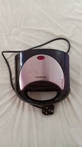 *Discounted Price Today* Black Sandwich Toaster