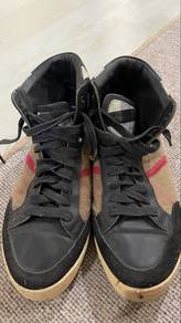 High-Top Sneaker Burberry
