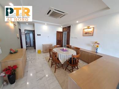 GURNEY VILLA@ next to gurney plaza for Sales