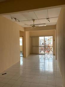 Nilai Perdana Apartment 4 Floor 3 Rooms Basic , Sembilan