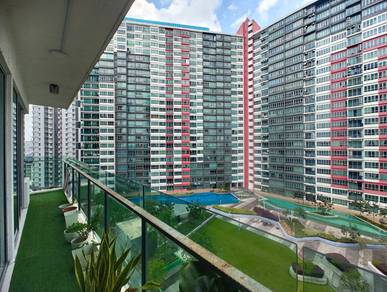The Zizz @ Damansara North Balcony Room For Rent [F/F + Walk To MRT2]