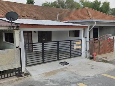 For Sale : Like New ! Teres Kampung Hijrah Penor , Kuantan